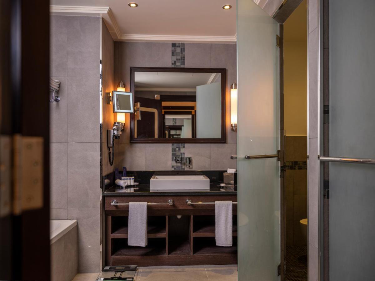 Retaj Salwa Resort & Spa Dauhá Exteriér fotografie Bathroom