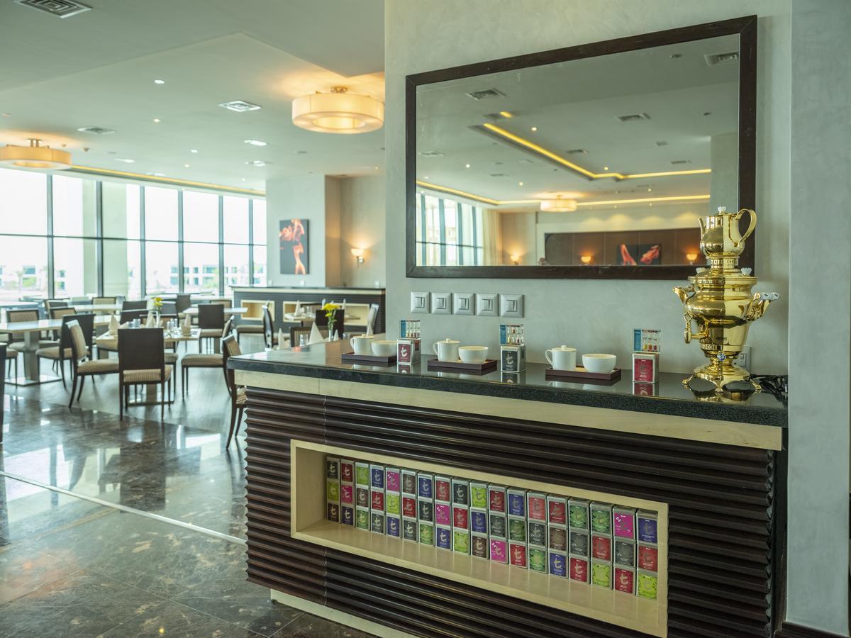 Retaj Salwa Resort & Spa Dauhá Exteriér fotografie The lounge at the airport