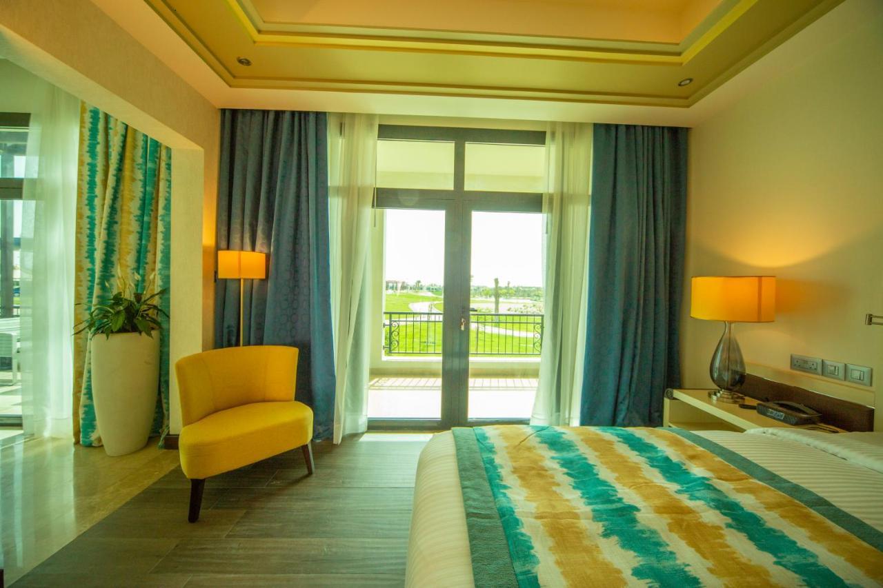 Retaj Salwa Resort & Spa Dauhá Exteriér fotografie A bedroom at the hotel